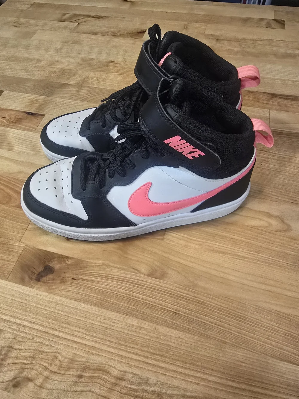 Nike Girl's Mid-Top Sneakers in Black, White & Pink